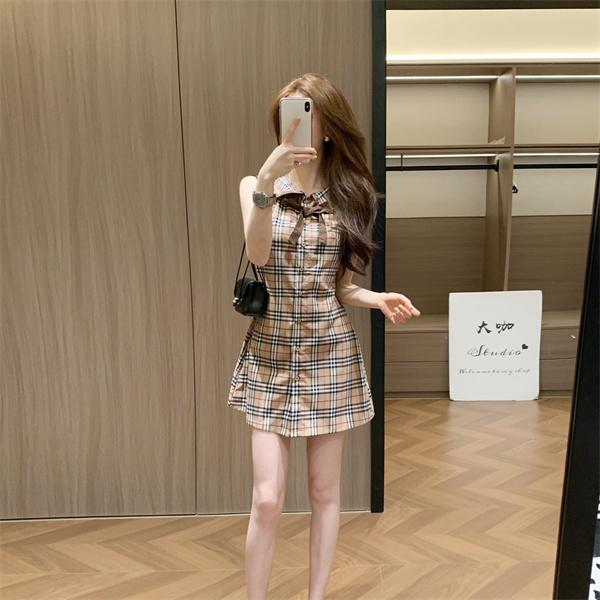 クラシカルチェックが映える BURBERRY バーバリー コピー ノースリーブドレス ボウタイ襟 フロントボタン