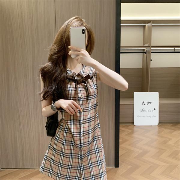 クラシカルチェックが映える BURBERRY バーバリー コピー ノースリーブドレス ボウタイ襟 フロントボタン