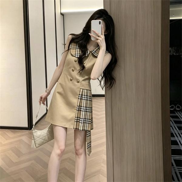 アシンメトリーが映える BURBERRY バーバリー コピー ベルテッド風ミニドレス チェックプリーツ 英国調デザイン