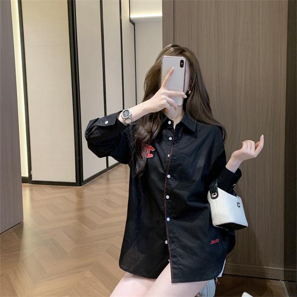 ロゴアクセントが映える CHANEL シャネル コピー オーバーシャツ ロング丈 フロントラインデザイン