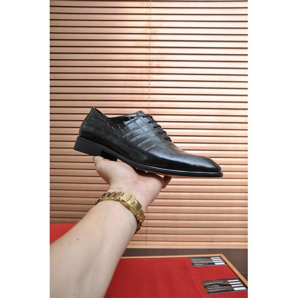 新作★★SALVATORE FERRAGAMO フェラガモビジネスシューズコピーメンズ2026トレンド