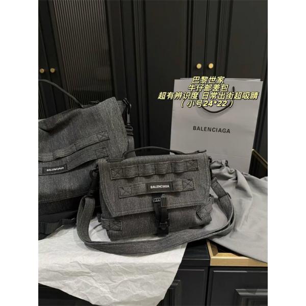 都会派カジュアル BALENCIAGA バレンシアガ コピー ショルダーバッグ フラップポケット ワイドストラップ 機能的デザイン