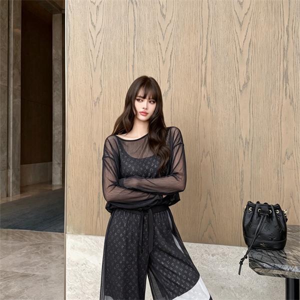 肩見せシルエットが映える LOUIS VUITTON ルイヴィトン コピー 2ピースセット シアートップス マキシスカート モードスタイル