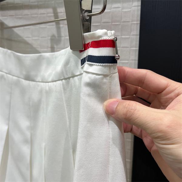 プレッピームード THOM BROWNE トム ブラウン コピー 2ピースセット ポケットシャツ ハイウエストプリーツ