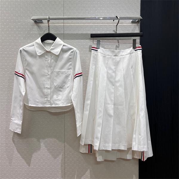 プレッピームード THOM BROWNE トム ブラウン コピー 2ピースセット ポケットシャツ ハイウエストプリーツ