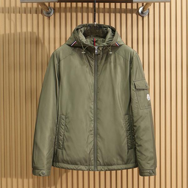フード付き ワッペンディテール MONCLER モンクレール コピー ナイロンジャケット アウトドアスタイル