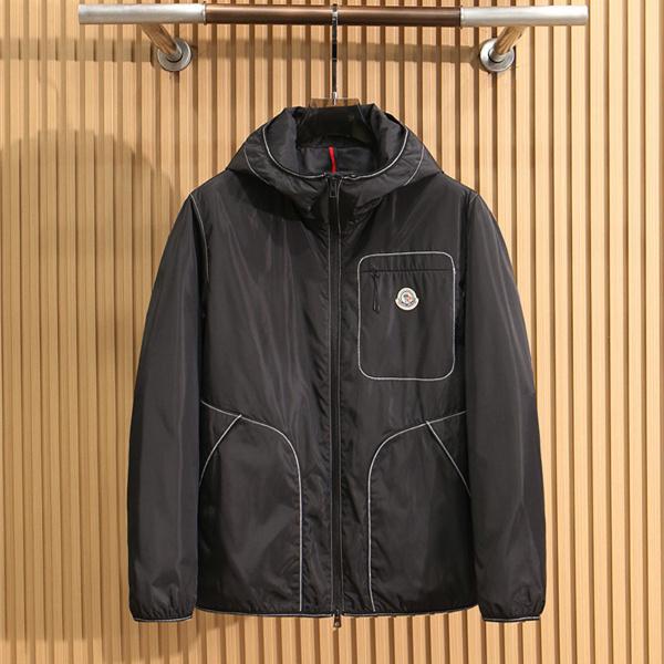 胸ポケット ワッペン付き MONCLER モンクレール コピー ライトブルゾン ミニマルスタイル