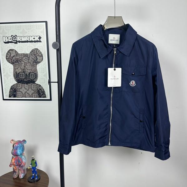 デイリーに活躍 MONCLER ナイロンジャケット モンクレール激安 軽量仕立て ネイビーデザイン