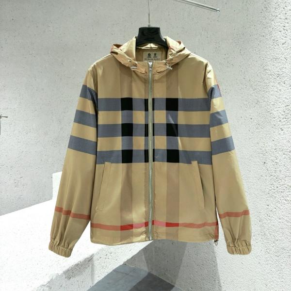 クラシックチェックが映える フード付きジャケット BURBERRY激安 軽快な着心地 バーバリー 定番カジュアル