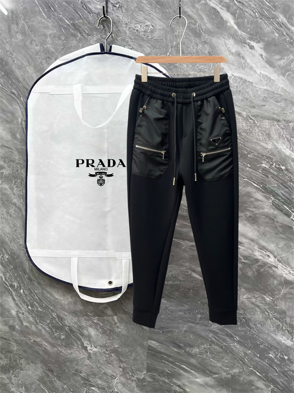 ナイロンポケット トライアングルワッペン PRADA プラダ コピー カーゴジョガーパンツ アーバンテック