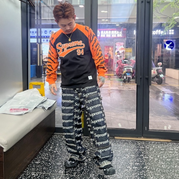 タイガー柄 長袖Tシャツ Supreme 激安 ラグランスリーブ シュプリーム 94ナンバー レトロスポーツ