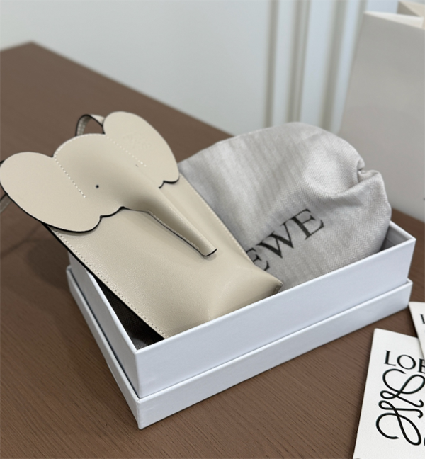 2026人気新作♥LOEWEロエベスマホショルダーバッグコピーかわいいぞう