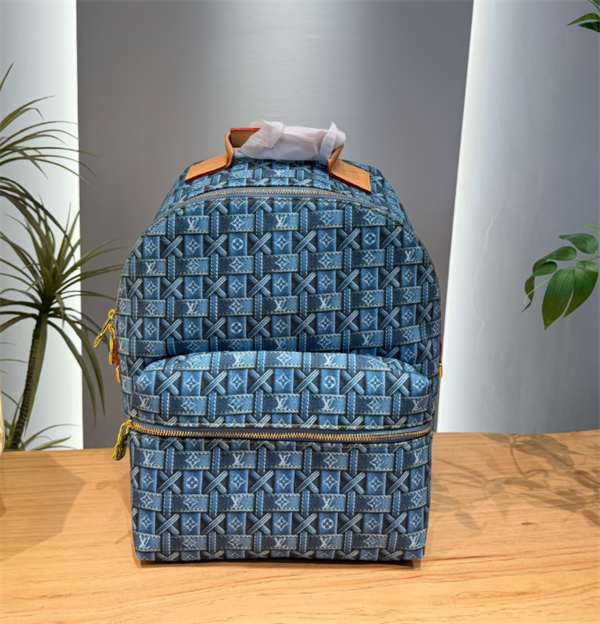最高級品質保証♥LOUIS VUITTON Discoveryルイヴィトンリュックサックコピー2026 人気