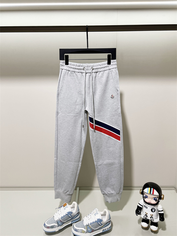 トリコロールライン スタンドカラージャケット ジョガーパンツ MONCLER モンクレール コピー セットアップ スポーツカジュアル