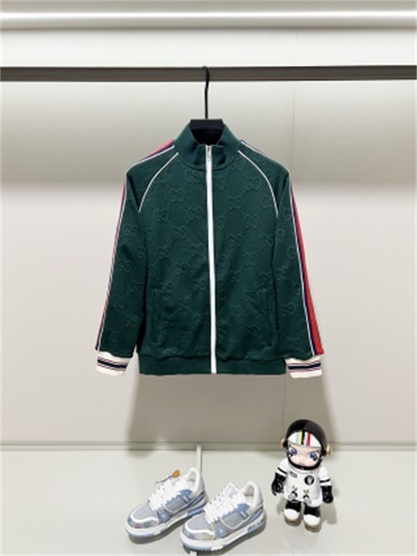 レトロスポーツ エンボス総柄 コントラストライン GUCCI グッチ コピー ジップセットアップ ストリートトラック