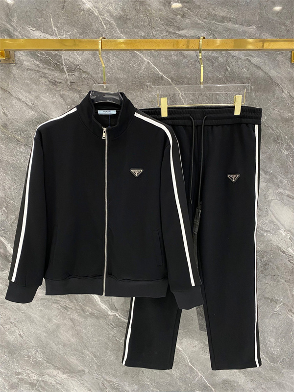 ミニマルスポーツ スタンドカラー トライアングルワッペン PRADA プラダ コピー セットアップ アーバンスポーツ