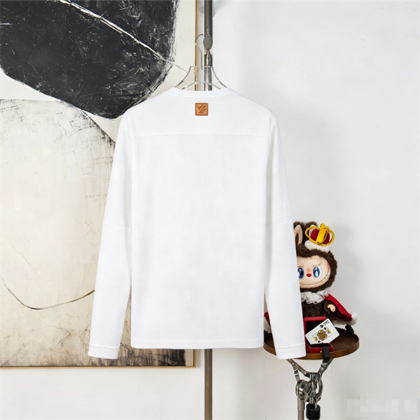 ミニマルロゴ ワンポイント クルーネック LOUIS VUITTON ルイヴィトン コピー 長袖Tシャツ アーバンベーシック