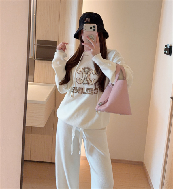 人気♥セリーフ上下着コピー2026流行CELINE新作ニット生地着こなし上品
