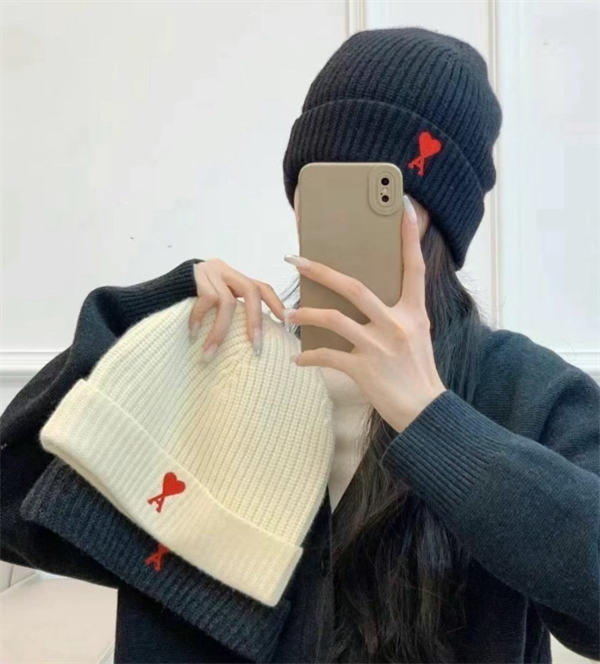 AMI PARIS アミ パリスニット帽コピーユニセックス♥2026秋冬トレンド芸能人愛用4色