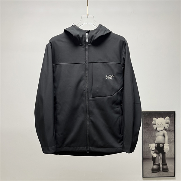 アウトドア機能 ジップポケット フード付き ARC'TERYX アークテリクス コピー ジャケット アーバンテック