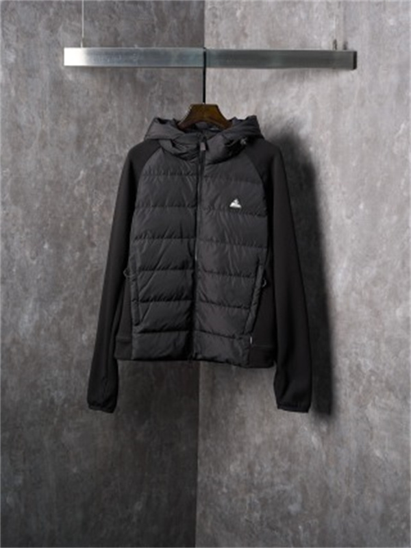 スポーティ切替 ダウンパネル フーディー MONCLER モンクレール コピー ジャケット アーバンアウトドア