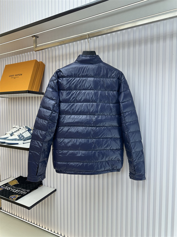 ブラック・ネイビー・ライトグレー スマートシルエット MONCLER モンクレール コピー ダウンジャケット デイリーカジュアルv 