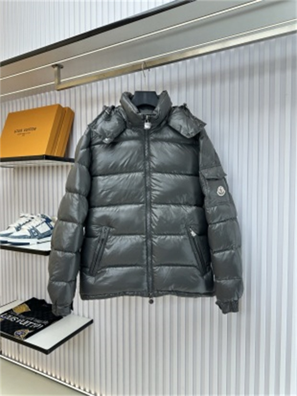 アーバンスポーツ デタッチャブルフード仕様 MONCLER モンクレール コピー ショートダウン ストリートスポーツ