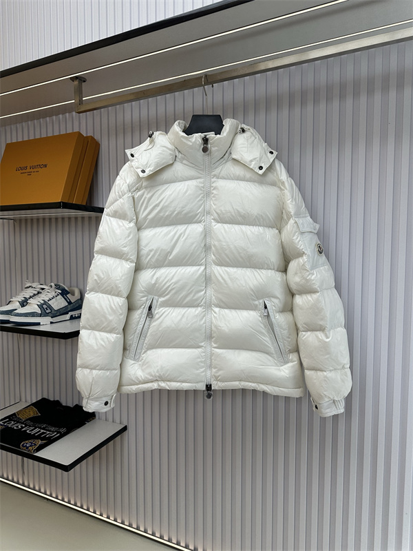 アーバンスポーツ デタッチャブルフード仕様 MONCLER モンクレール コピー ショートダウン ストリートスポーツ
