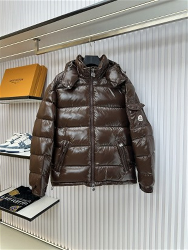 アーバンスポーツ デタッチャブルフード仕様 MONCLER モンクレール コピー ショートダウン ストリートスポーツ