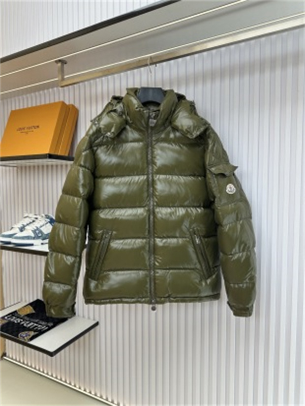 アーバンスポーツ デタッチャブルフード仕様 MONCLER モンクレール コピー ショートダウン ストリートスポーツ