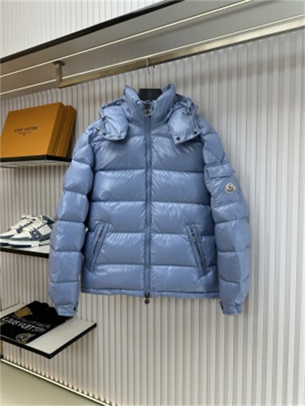 アーバンスポーツ デタッチャブルフード仕様 MONCLER モンクレール コピー ショートダウン ストリートスポーツ