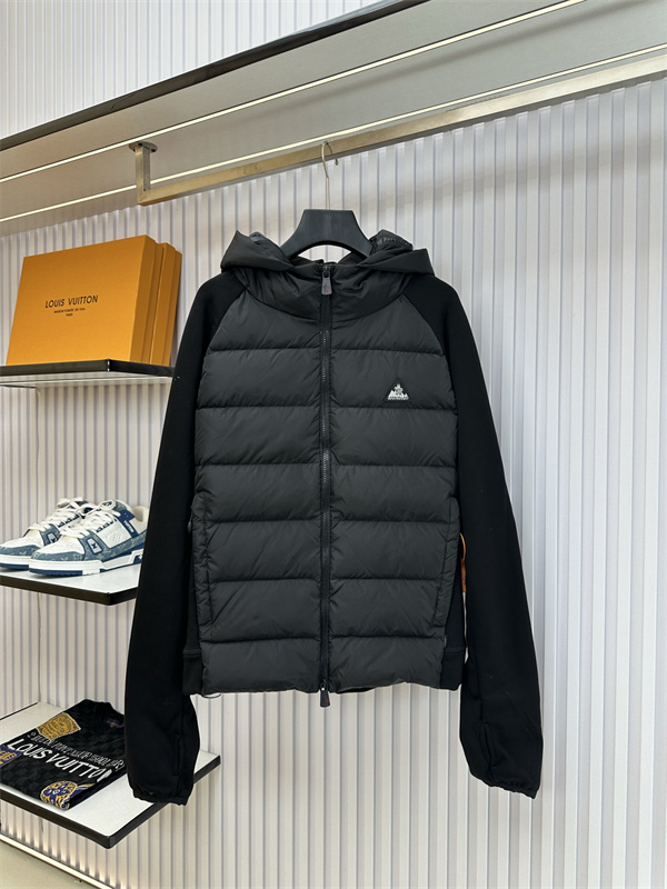 都会派スタイル 異素材仕立て MONCLER モンクレール コピー ダウンジャケット アーバンカジュアル