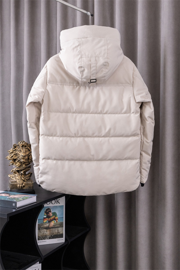 ショートパーカ ワッペン仕様 都会派 CANADA GOOSE カナダグース コピー ダウンジャケット アーバンアウトドア