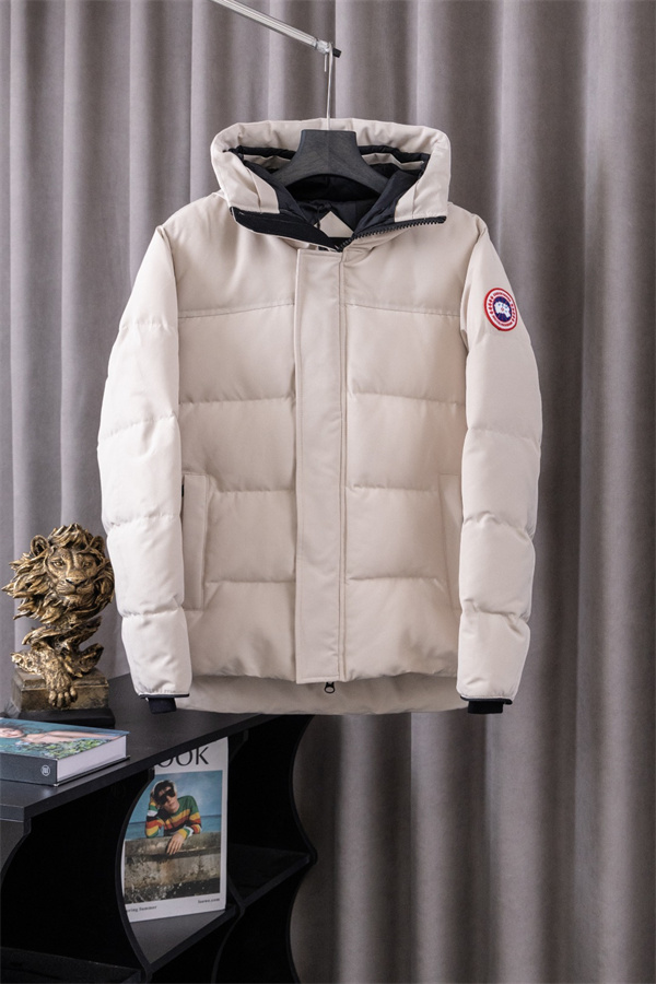 ショートパーカ ワッペン仕様 都会派 CANADA GOOSE カナダグース コピー ダウンジャケット アーバンアウトドア