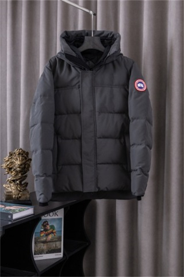 ショートパーカ ワッペン仕様 都会派 CANADA GOOSE カナダグース コピー ダウンジャケット アーバンアウトドア