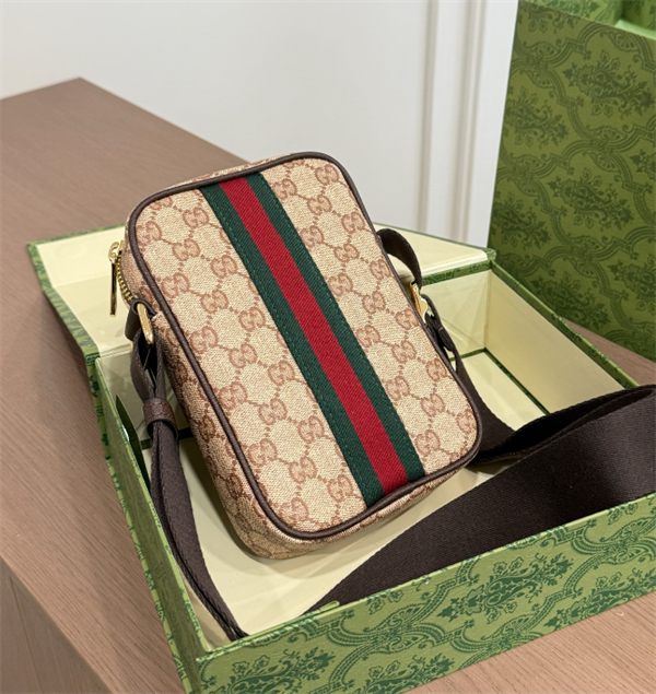 通勤バッグGUCCI☆グッチショルダーバッグコピー 2026人気収納性抜群使い勝手