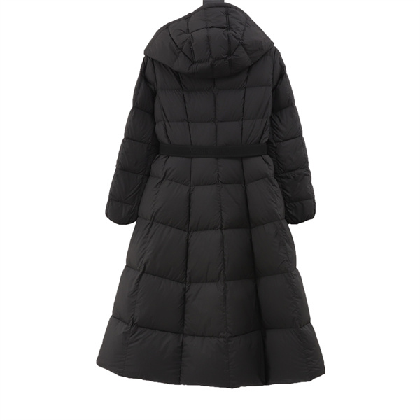 冬映え すっきりシルエット MONCLER モンクレール コピー ロングダウン デイリーカジュアル