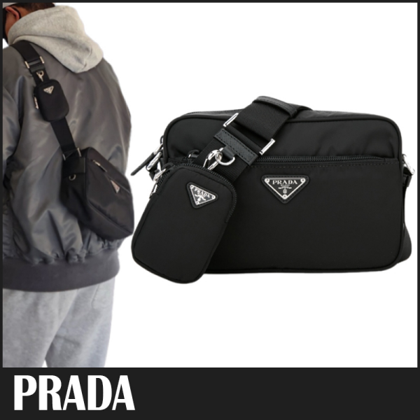ポーチ付きミニバッグ プラダ PRADA激安 トライアングルプレート 話題沸騰