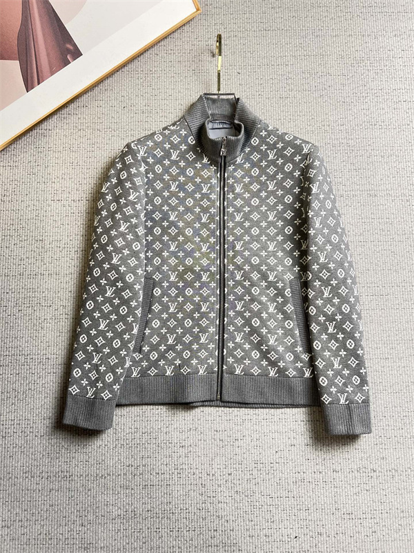 クラシカルムード モノグラム総柄 LOUIS VUITTON ルイヴィトン コピー