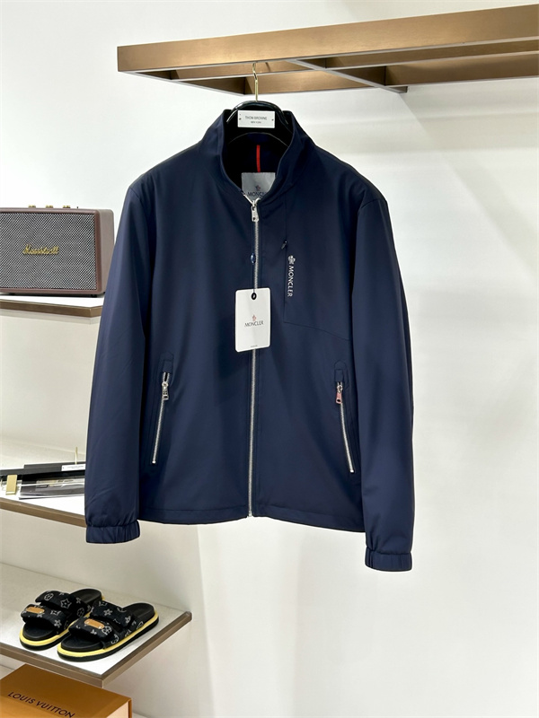 軽快カジュアル シンプル仕立て MONCLER モンクレール コピー ウインドジャケット デイリーカジュアル