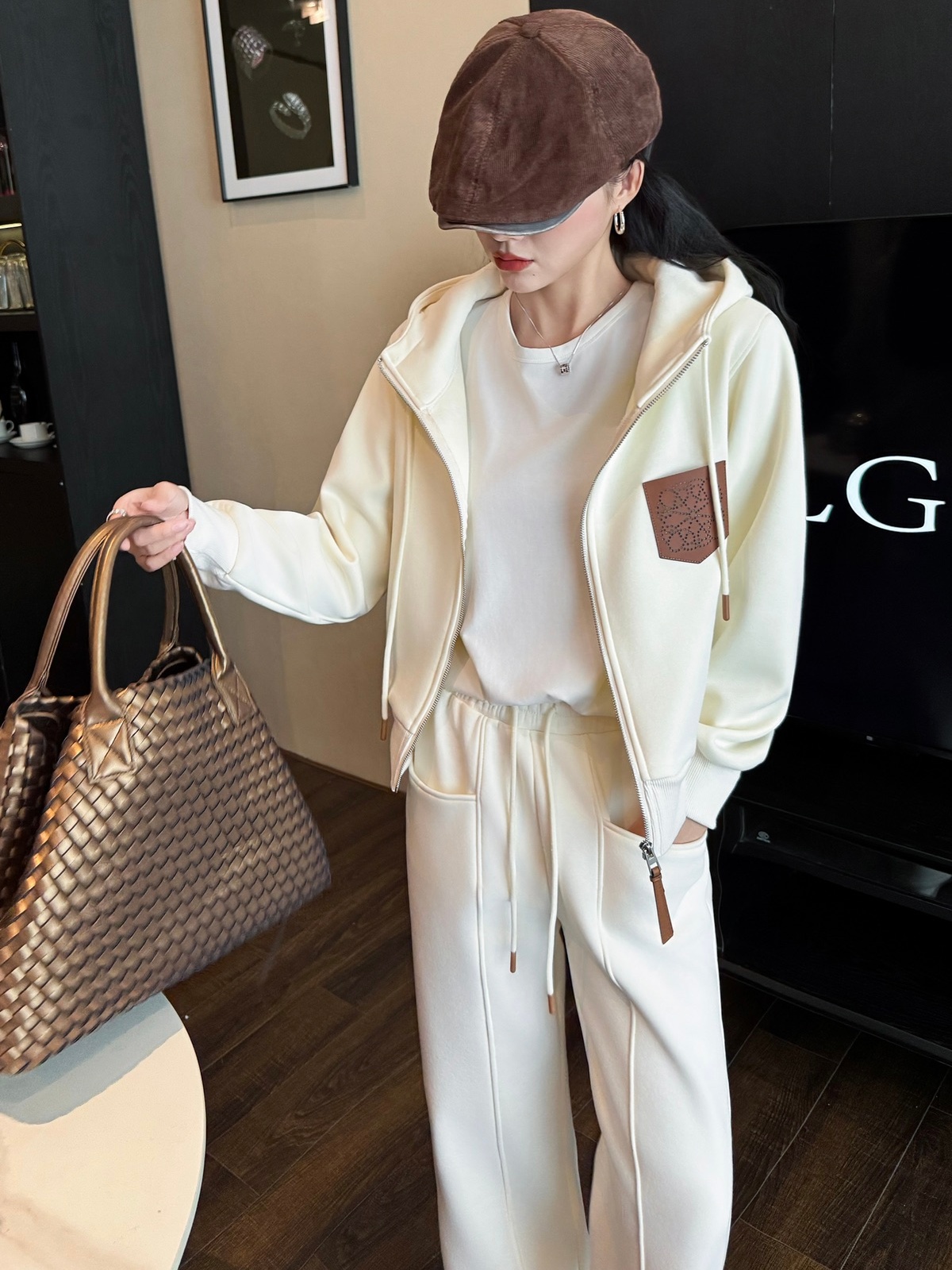 スウェット セットアップ LOEWE激安 レザーモチーフ ロエベ 売れ行き好調