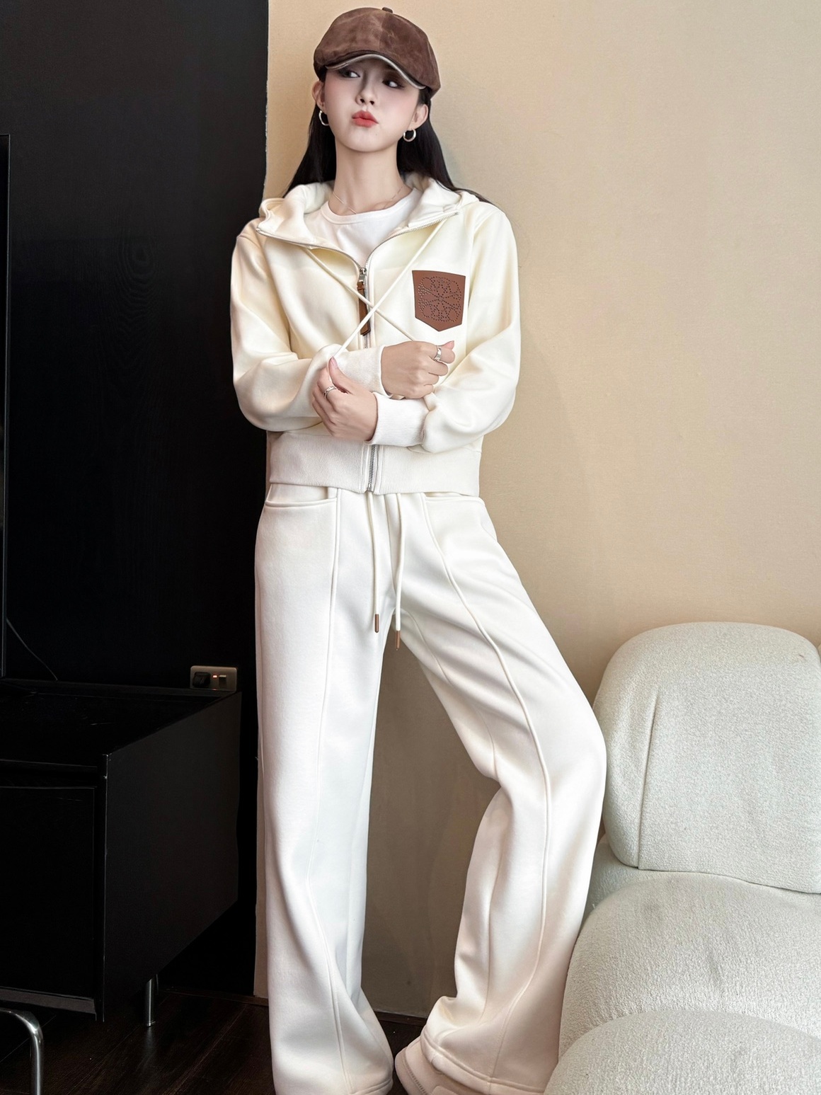 スウェット セットアップ LOEWE激安 レザーモチーフ ロエベ 売れ行き好調