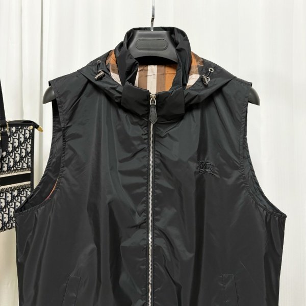 軽量フード ベスト バーバリー激安 レイヤード仕様 BURBERRY 指名買い候補