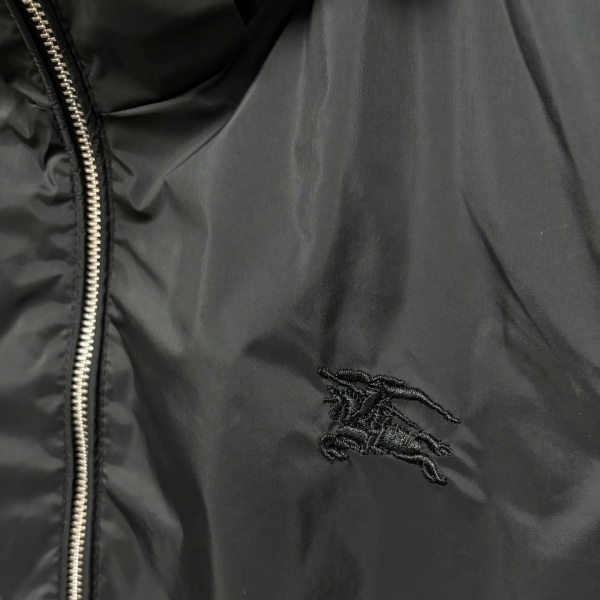 軽量フード ベスト バーバリー激安 レイヤード仕様 BURBERRY 指名買い候補