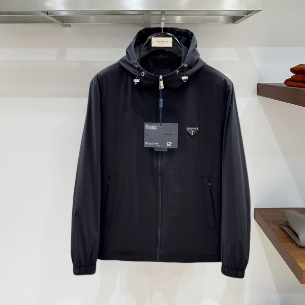 ナイロンジップジャケット プラダ激安 軽快アウター PRADA 指名買い候補
