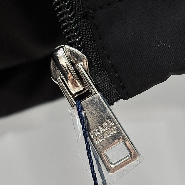 ナイロンジップジャケット プラダ激安 軽快アウター PRADA 指名買い候補