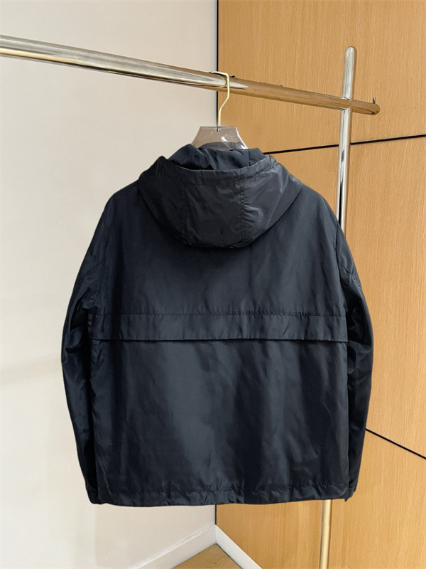 アーバンアウトドア ドローコード MONCLER モンクレール コピー ウインドブレーカー アーバンカジュアル