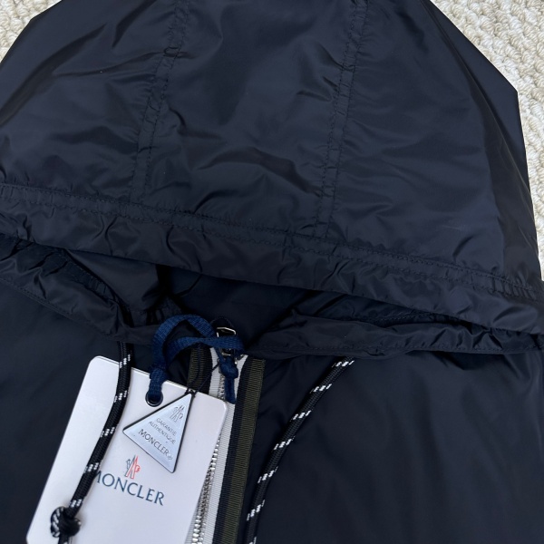 MONCLER モンクレール コピー 2026 Coquelicot Hooded Jacket フーデッド ナイロンジャケット 撥水 アウトドア ユニセックス