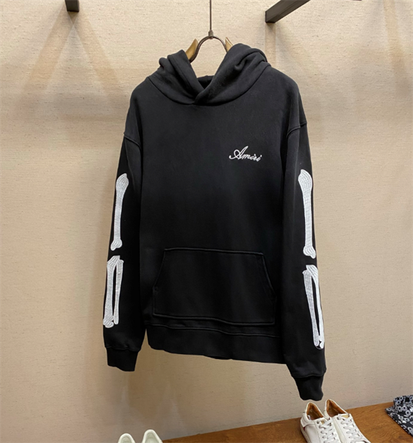 AMIRI  ♥アミリパーカーコピー2026定番刺繍入りパーカー 柔らかコットン素材 着心地抜群