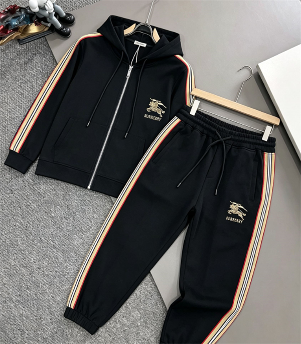 2026秋冬Burberryバーバリー ジップセットアップコピーファスナー付き